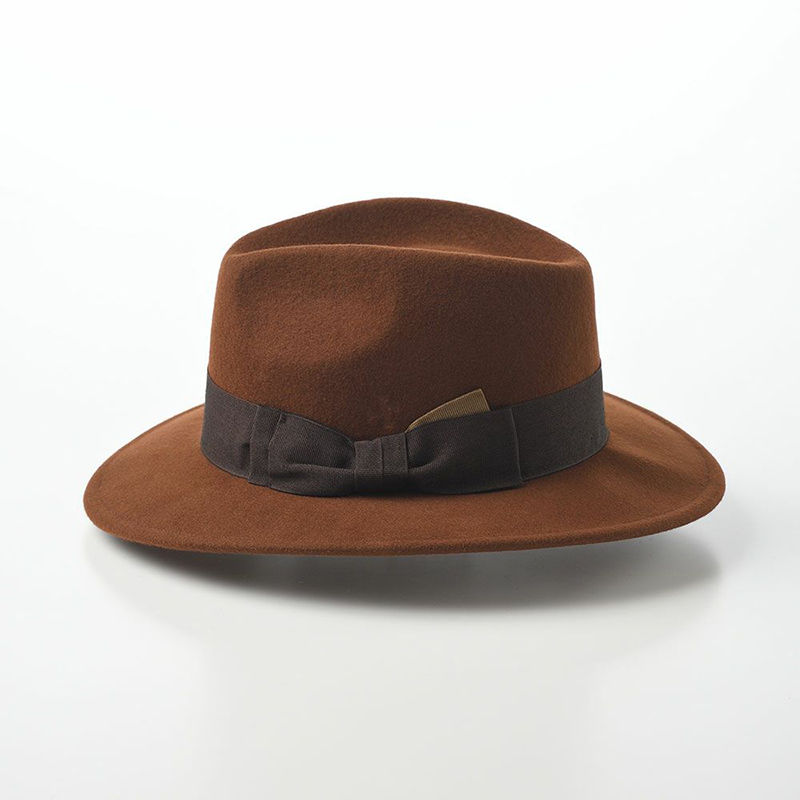 フラット(つばが平ら)