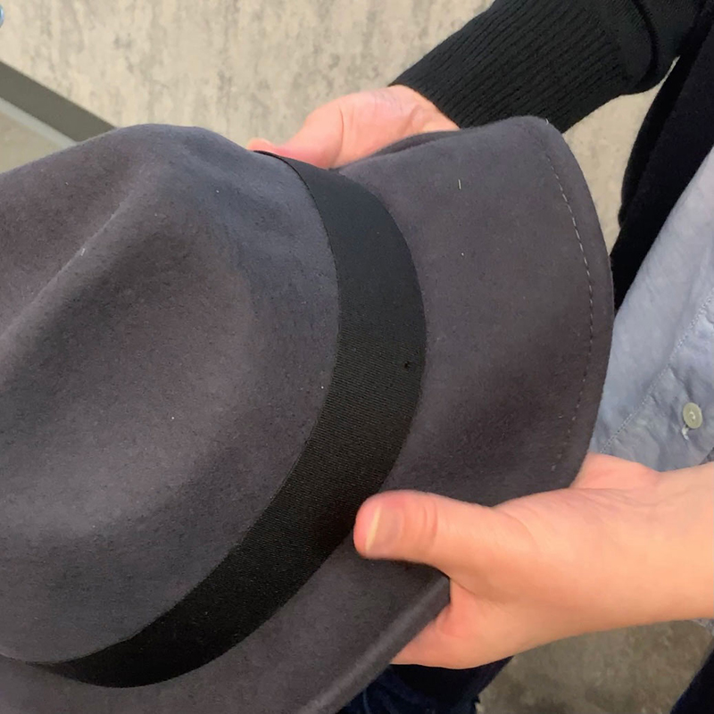 スチームアイロンをかける