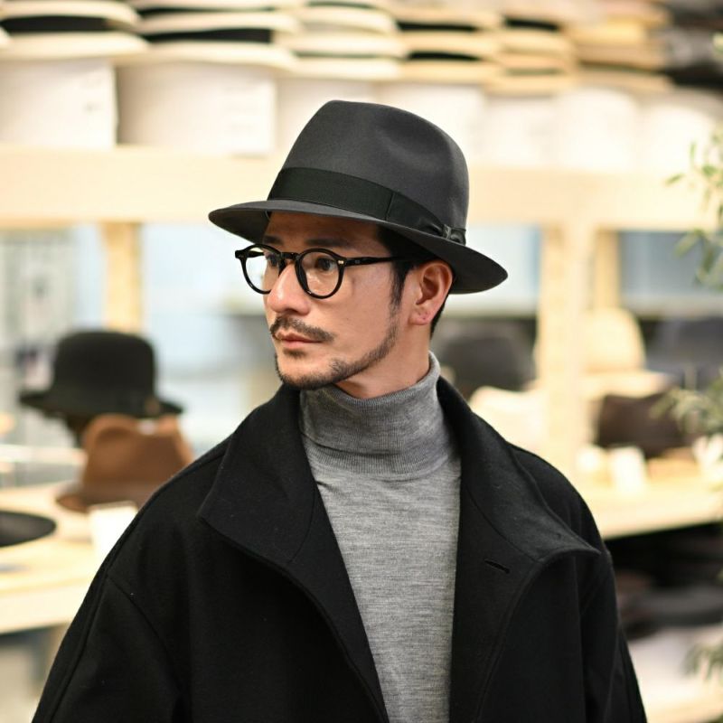 ボルサリーノのフェルトハット Q.S. Charlait Rasato（Q.S. シャルレイ ラザート） 111160 グレーのモデル写真