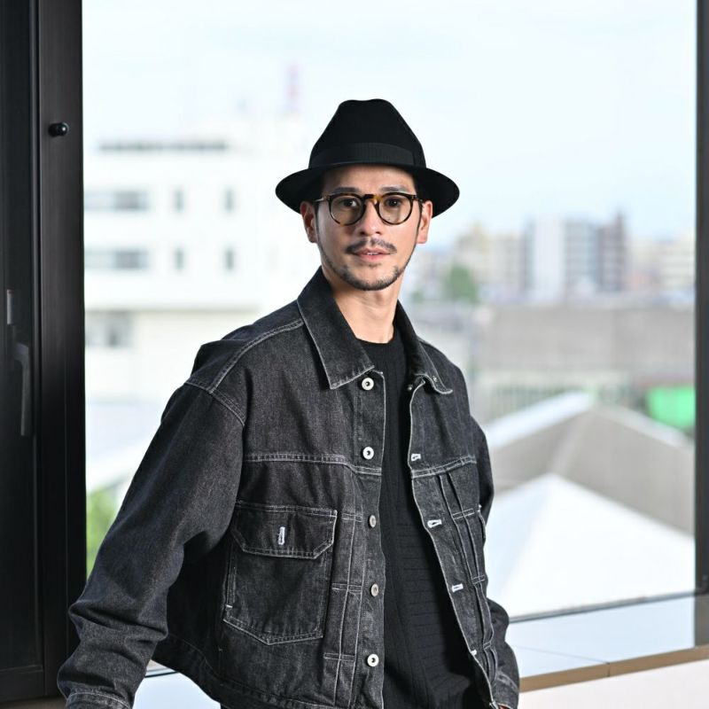 ボルサリーノのフェルトハット Marengo rasato piccola（マレンゴ ラザート ピッコラ） 490029 ブラックのモデル写真
