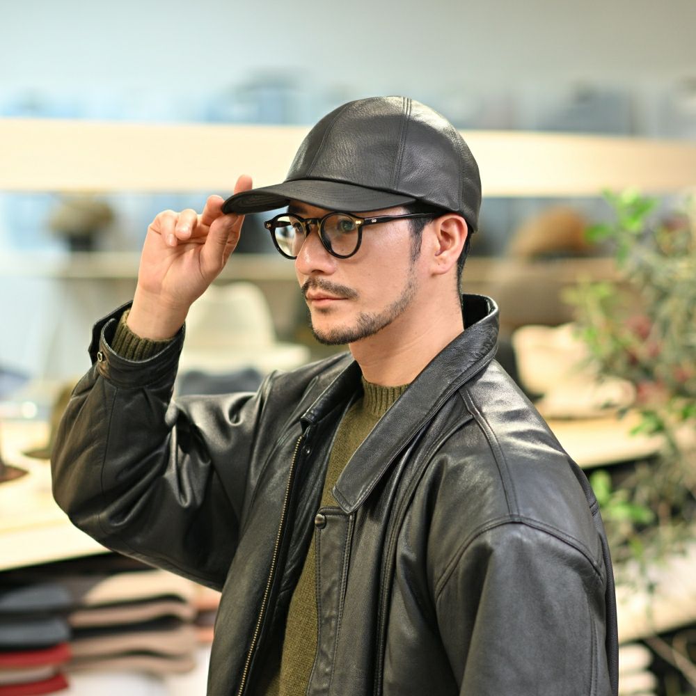 ノックスのキャップ 8panel Leather Cap（8パネル レザー キャップ） ブラック